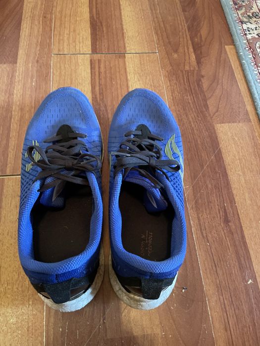 кроссовки беговые