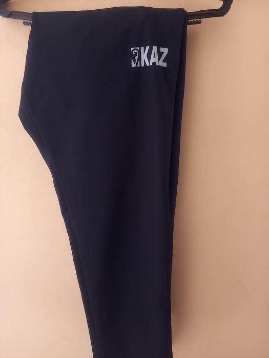 Продам спортивный костюм