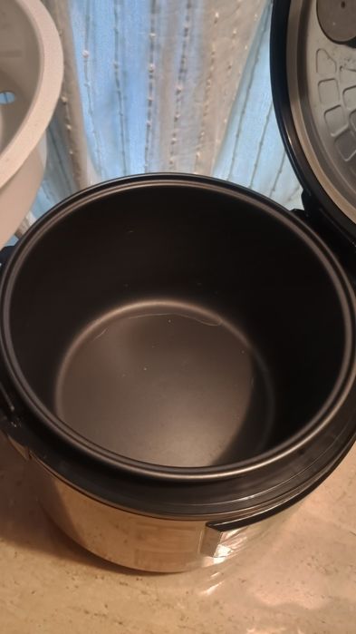 Vând Oală Multicooker