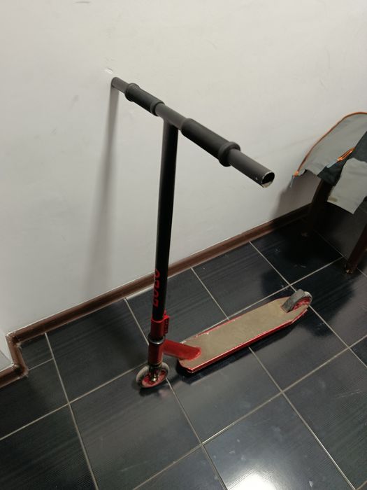 Продам трюковой самокат парковый