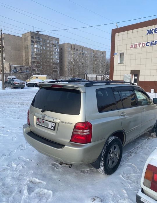 Продам автомобиль Toyota Highlander