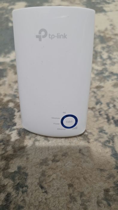 Vând extender Tp-link TL-WA850RE