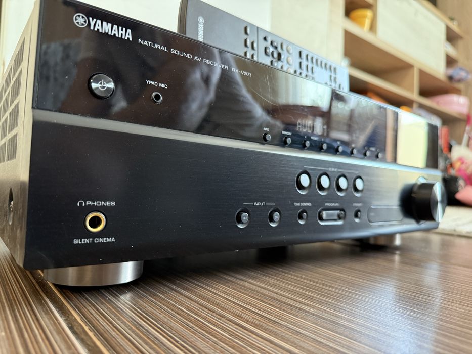 Като нова Yamaha RX-V371