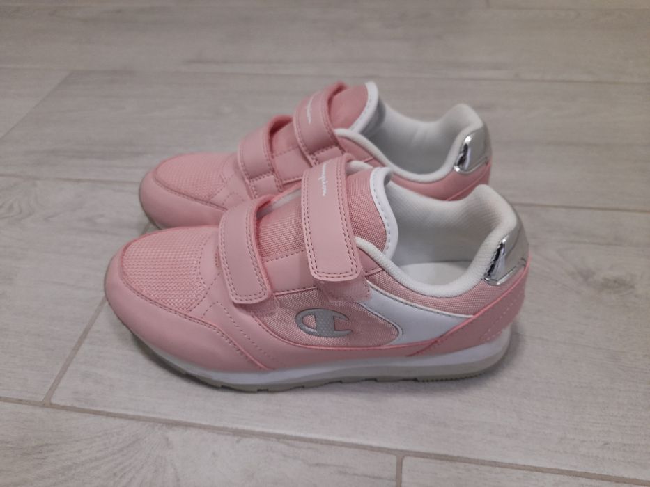 Детски маратонки Champion като нови