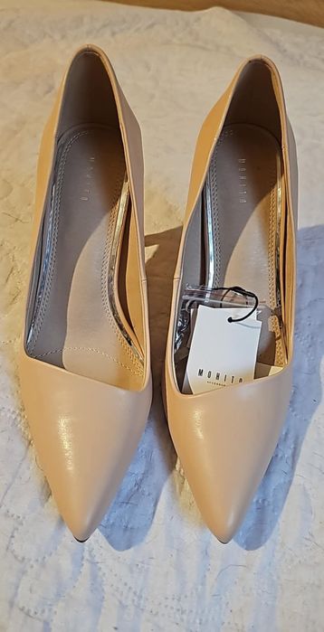 Нови елегатни обувки