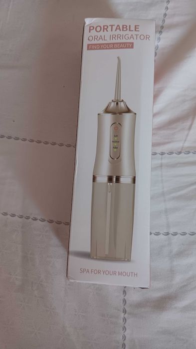 Irigator bucal nou