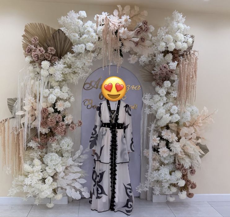 Продам нарядное платье размер 44-46-48