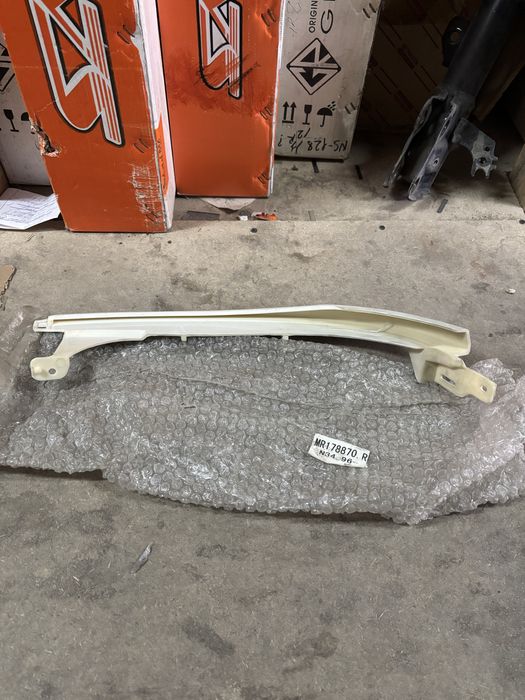 Ресничка спэйс вагон под фарой