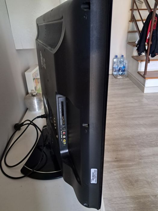 Vand TV , LG diagonala 81