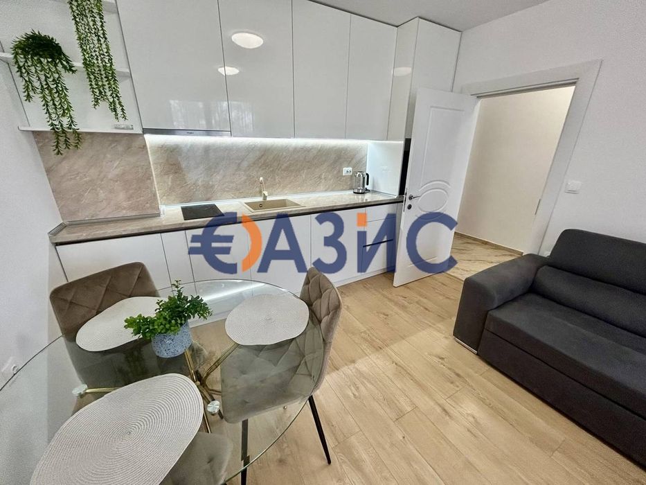 Продава се Двустаен апартамент в к.к. Слънчев бряг - 52 кв.м за 1902 €/кв.м - Снимка #4