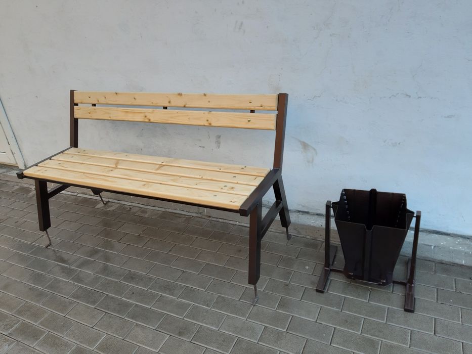 Лавочка. Скамейка.