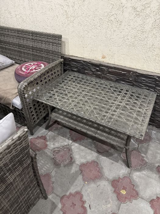 стол из ротанга ,тумба, картины, весы и прочмебель распродажа с офиса