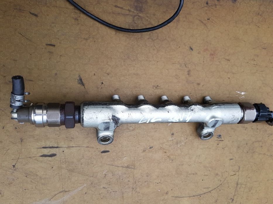 Rampa injectoare toyota corolla verso, motor 2,2,D4D