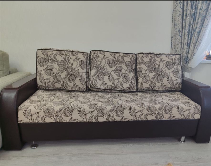 Продаётся диван для гостиной