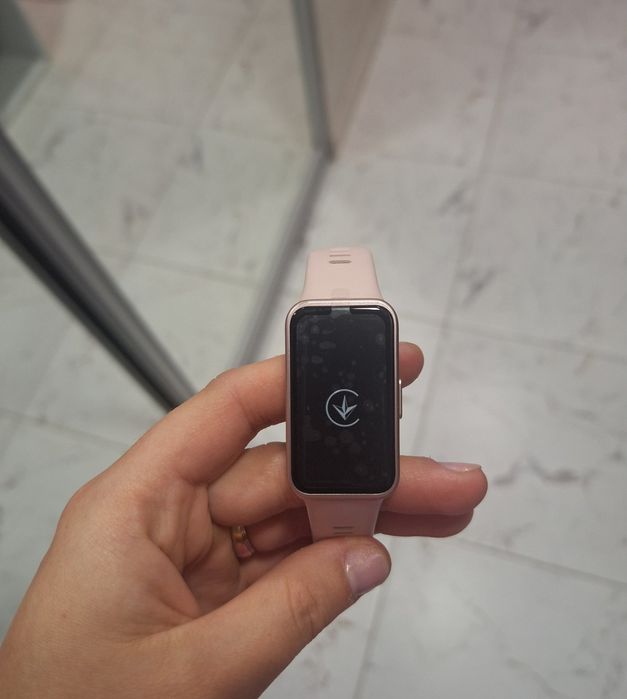 Смарт гривна Huawei Mi Band 10 в гаранция.