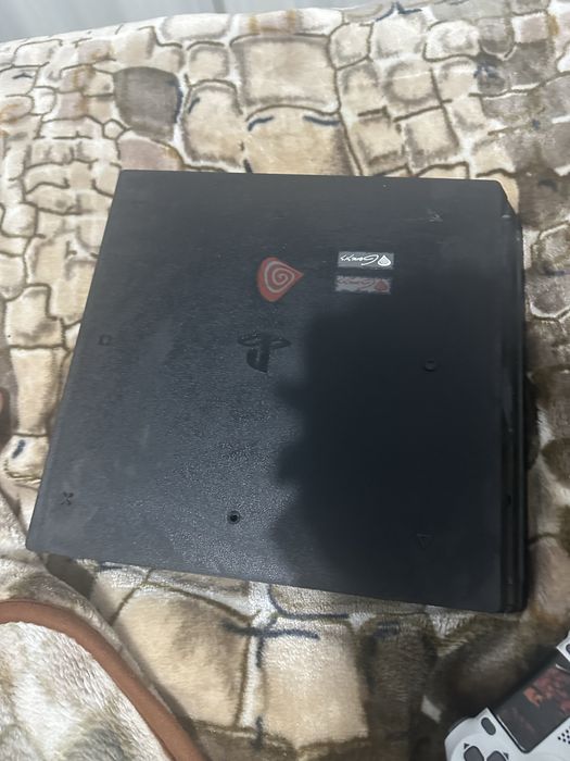 Vand ps4 pro 2 manete