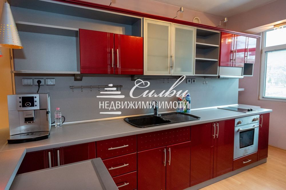 Етаж от ТУХЛЕНА къща - кв.Болницата