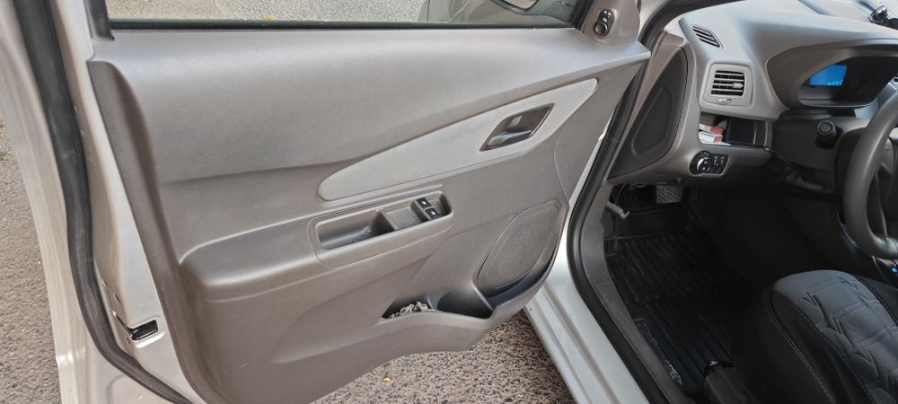 Chevrolet cobalt 2017