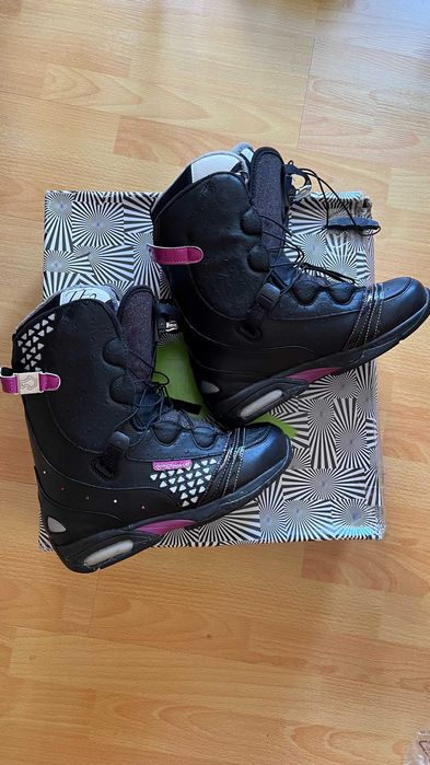 Дамски сноуборд обувки Northwave – размер 40 (отговарят на 38)