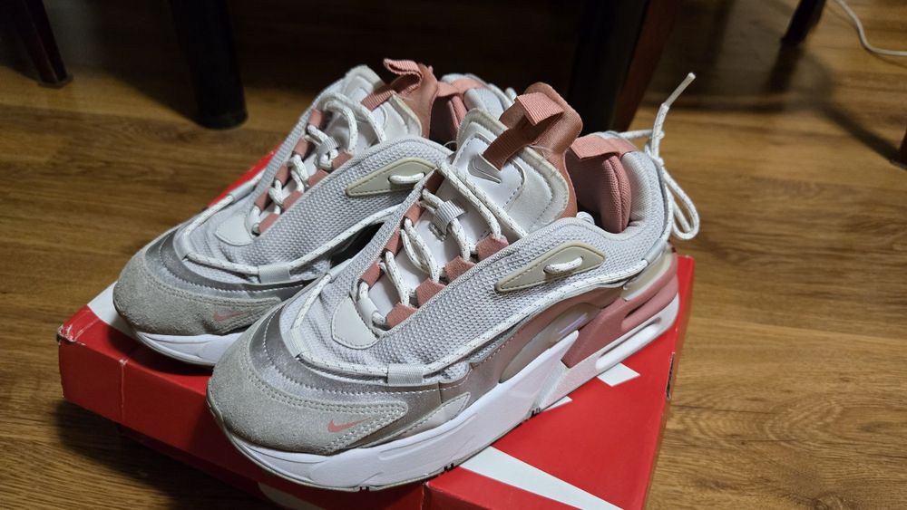 Дамски маратонки Nike furyosa