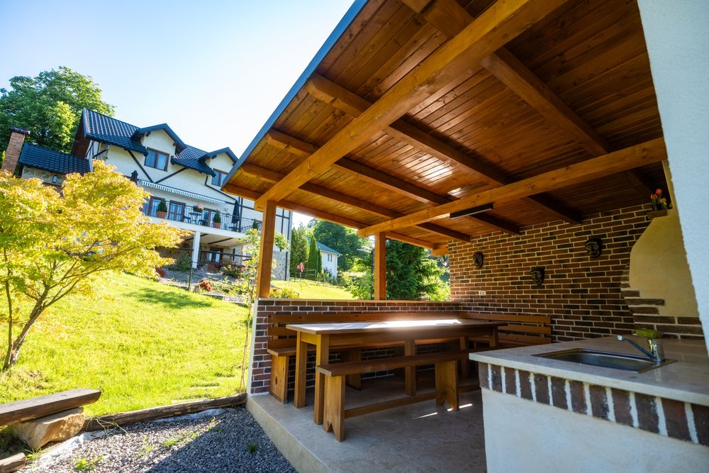 Pensiune turistică funcțională de vânzare în Cacica, Bucovina