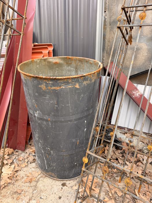 Бочка сотилади пластмас ва темир 2 та