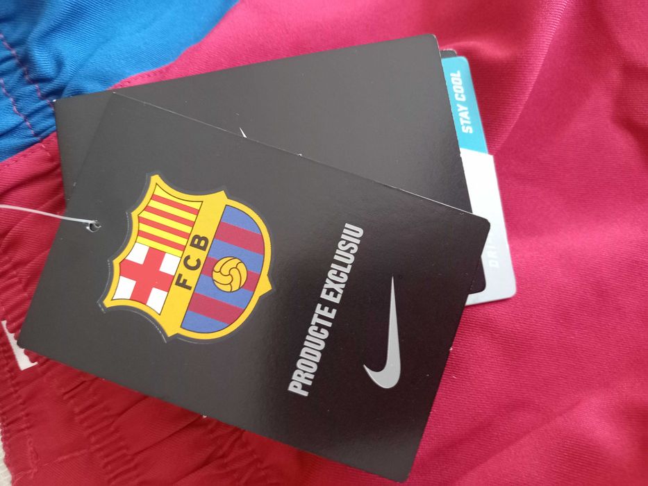 Спортивная кепка шорты шарф майка и мяч