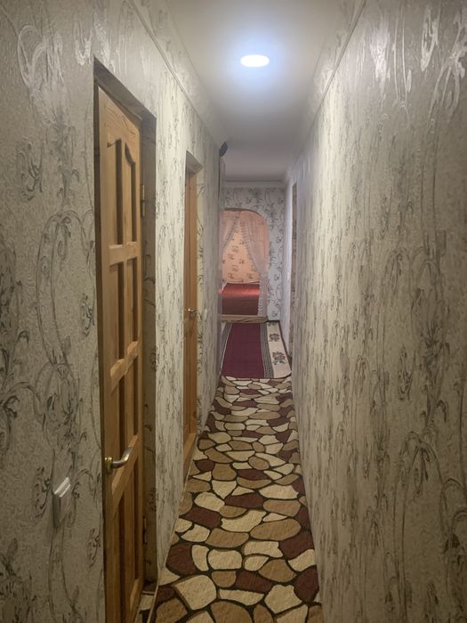 Uy sotiladi 2 xonali 3 xona qilingan Qo’shimchalari bor