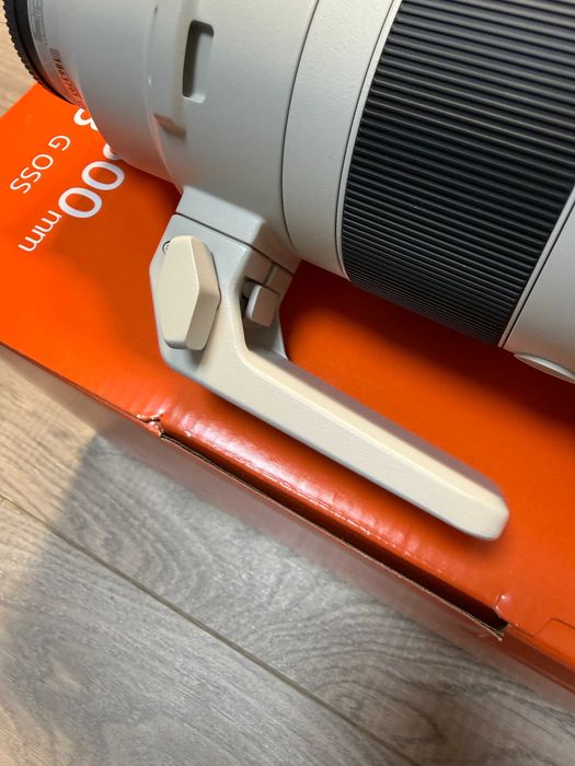 Sony FE 200-600mm f/5.6-6.3 G OSS обектив, перфектно състояние