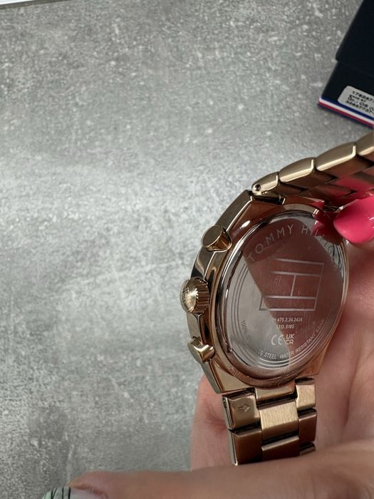 Часовник Tommy Hilfiger rose gold