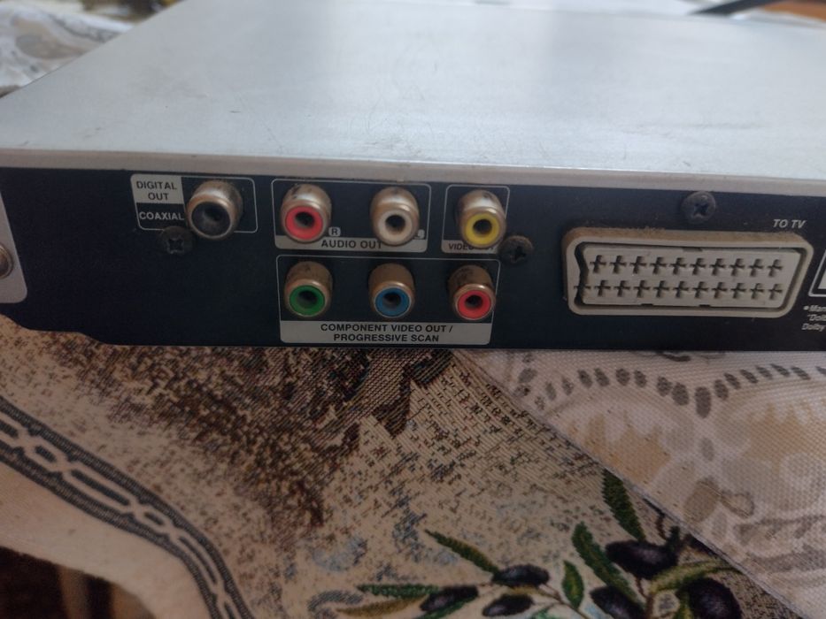 Продава се DVD player LG