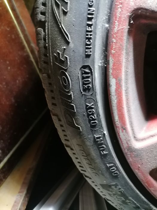 Vând jante cu cauciucuri foarte bune