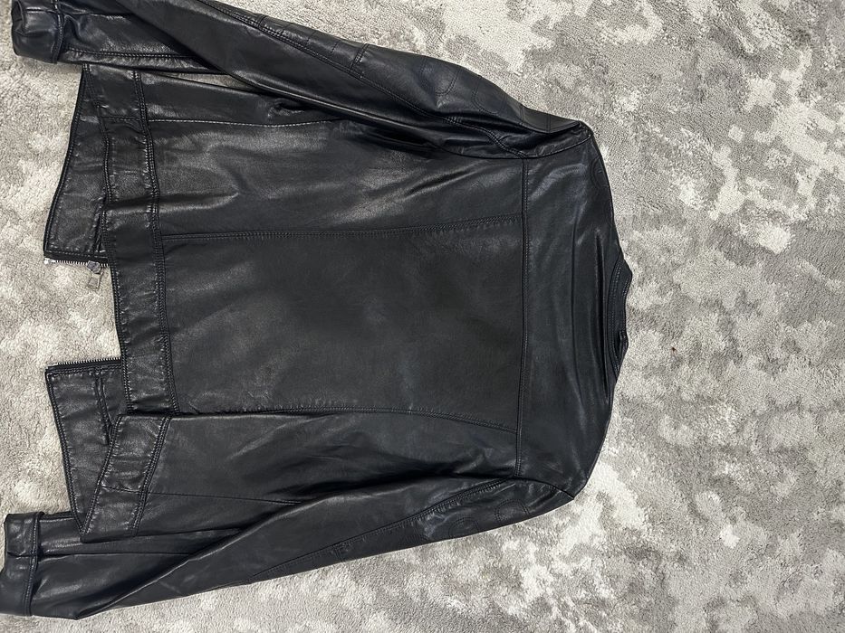 Женская куртка..