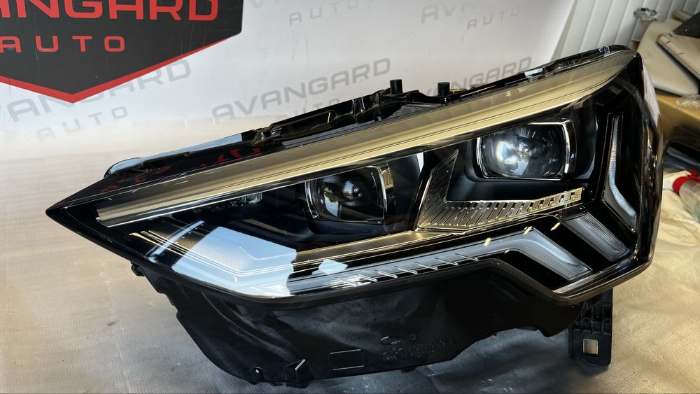 Audi Q3 F3 ляв фар