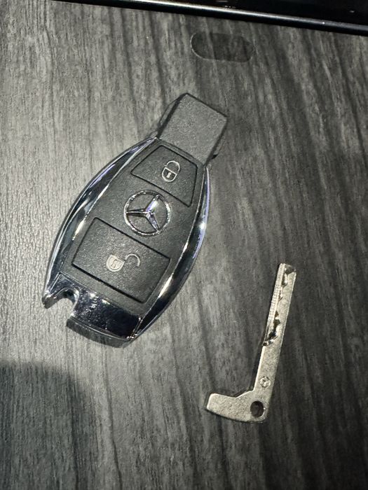 Ключ Mercedes-Benz «Рыбка»