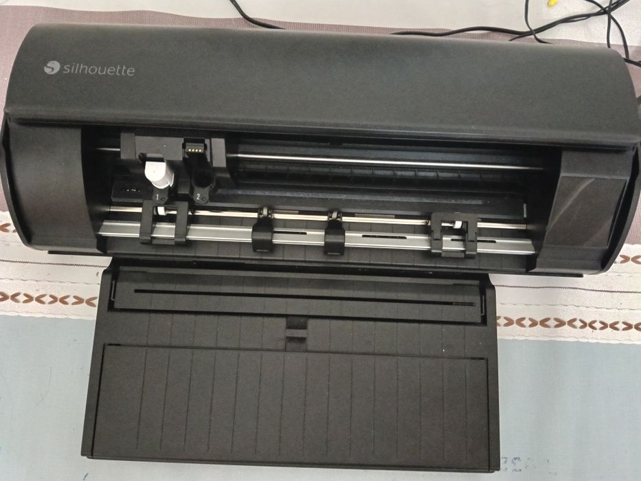 Режущий плоттер cameo 5