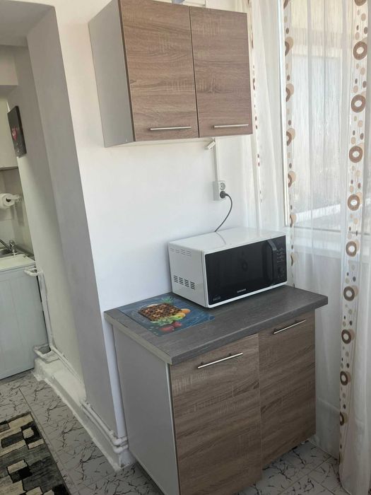 Inchiriez garsoniera decomandata in Craiova, langa Liceul Titulescu