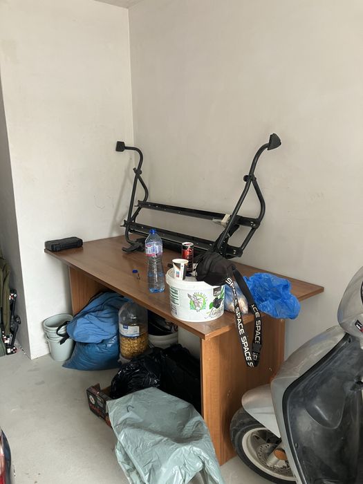 Работна маса хуба