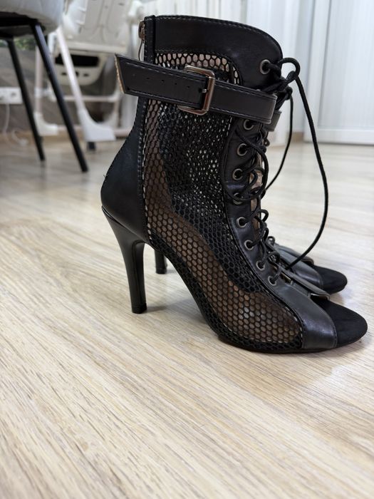 Продам туфли для танцев High Heels