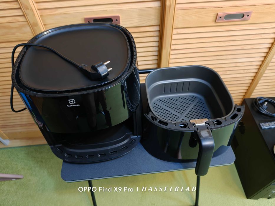 Airfryer Electrolux 700 XXL EAF7B, 1800w, capacitate 6.8L