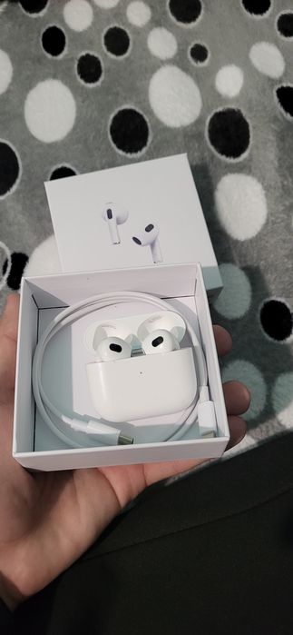 AirPods 3 originale – stare foarte bună