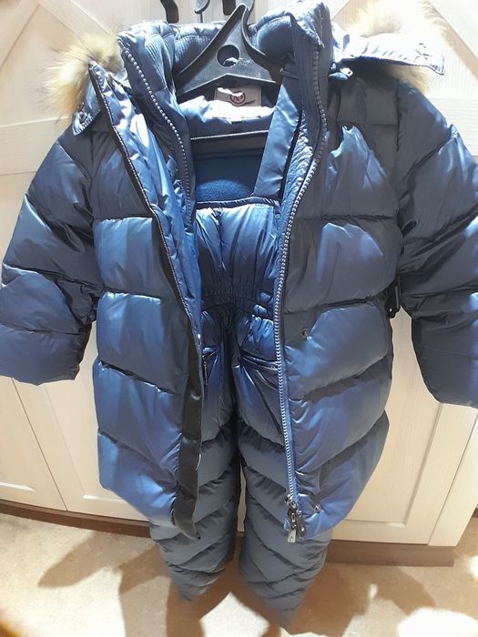 Продам зимний комбинезон на девочку