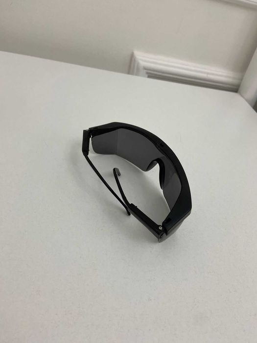 Защитные очки черные