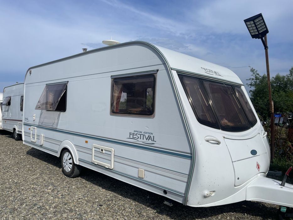 Rulota coachman  din 2002  cu motor mover