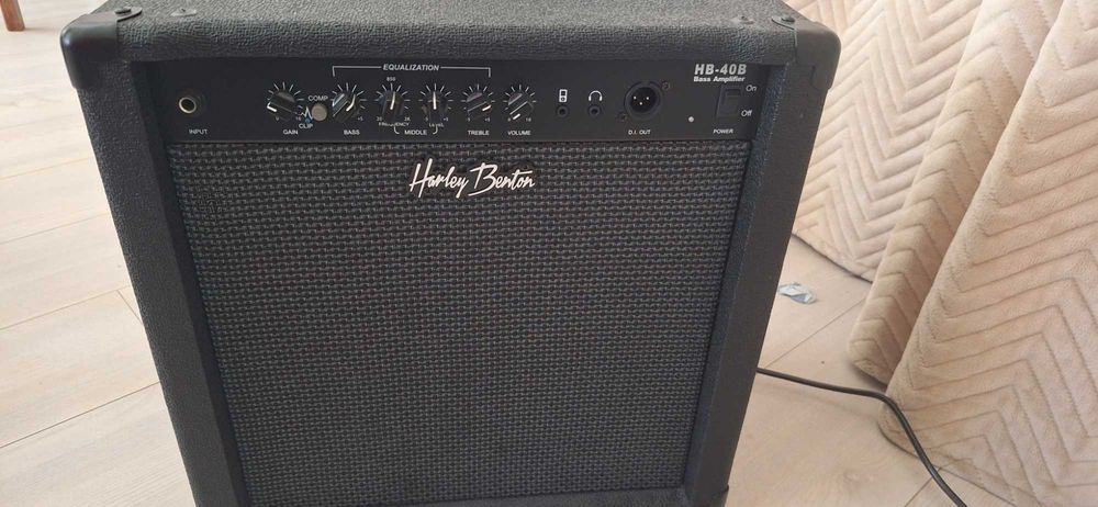 Бас усилвател Harley Benton HB-40B – като нов