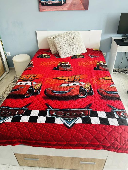 Детско легло с матрак и гардероб