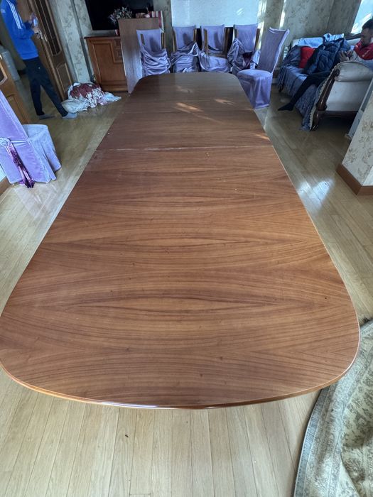 Стол гостинный с стульями