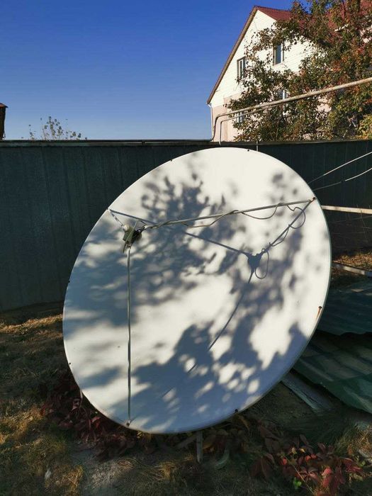 Тарелка телевизионная диаметр 2м.