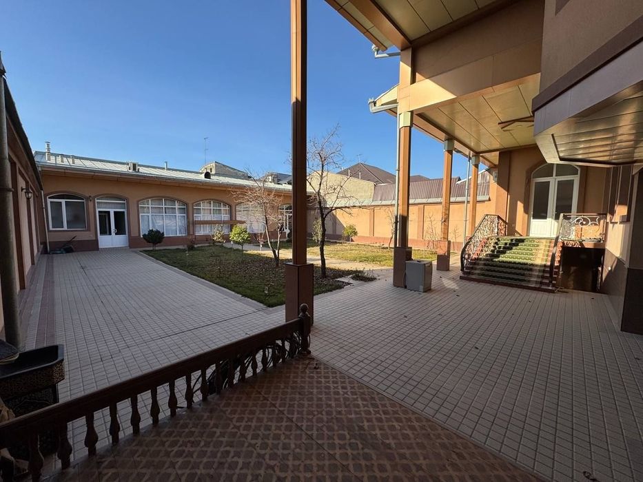 Участка 8 сотих. Ор-р  Ибн-Сино строй маркет рўпарасида.