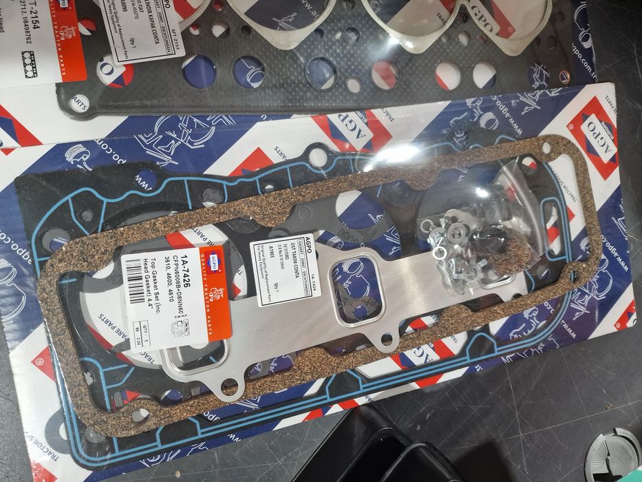 Garnitura chiulasa tractor ford 2000 3000 5000 pompă apa toată gama de